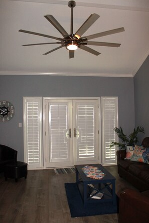 Living area - Spectacular Key Allegro setting in Rockport (Rockport)