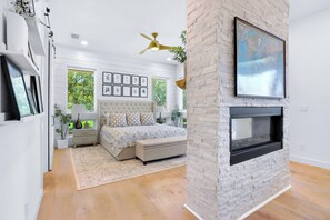 2 多间卧室、熨斗/熨衣板、WiFi、床单