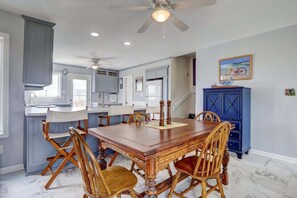 Dining - Pelican Bay on North Topsail Beach (North Topsail Beach)