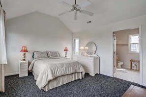 3 bedrooms, iron/ironing board, WiFi, bed sheets - Pelican Bay on North Topsail Beach (North Topsail Beach)