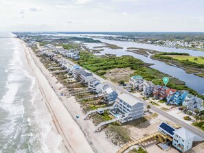 Beach nearby - Pelican Bay on North Topsail Beach (North Topsail Beach)