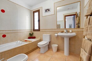 Vasca, asciugacapelli, asciugamani