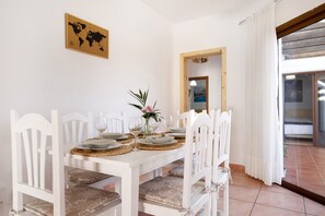 Dining - Villa "Baobab" with Mountain View, Pool & Wi-Fi (Corralejo)