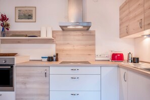 Refrigerador, horno, parrilla de estufa y lavavajillas 