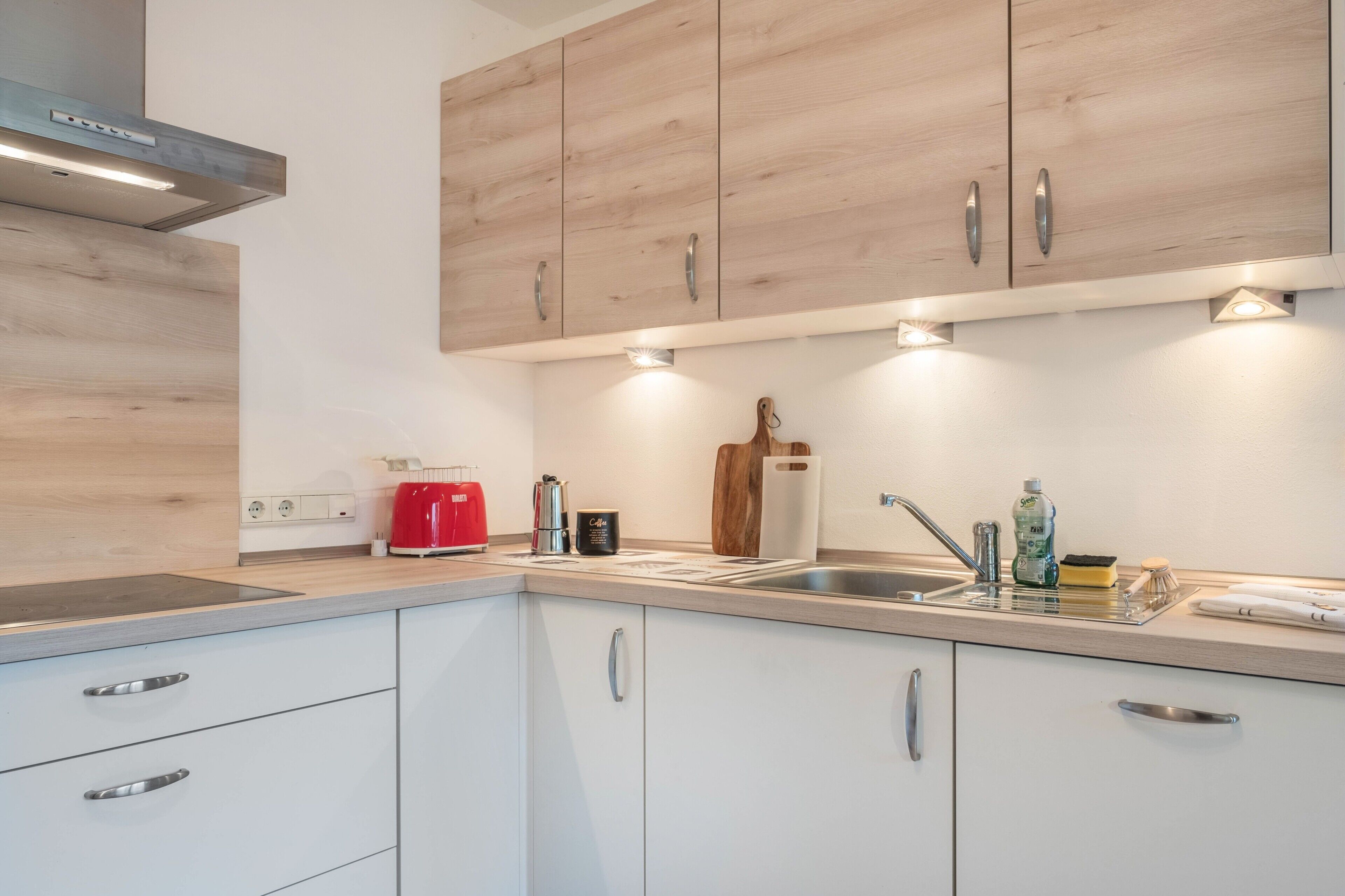 Kühlschrank, Ofen, Herdplatte, Geschirrspüler