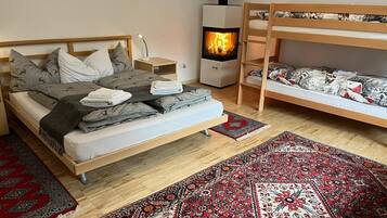 1 bedroom, free WiFi, bed sheets