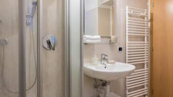 Doccia, asciugacapelli, asciugamani