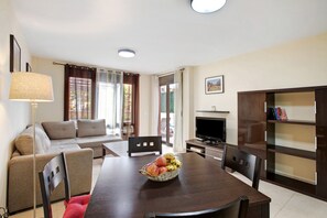 TV - Vacation Home "Apartment El Mocan - Palm Mar" with Shared Pool & Wi-Fi (palm mar)