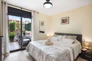 1 chambre, fer et planche à repasser, Wi-Fi gratuit, draps fournis