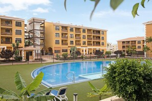 Pool - Vacation Home "Apartment El Mocan - Palm Mar" with Shared Pool & Wi-Fi (palm mar)