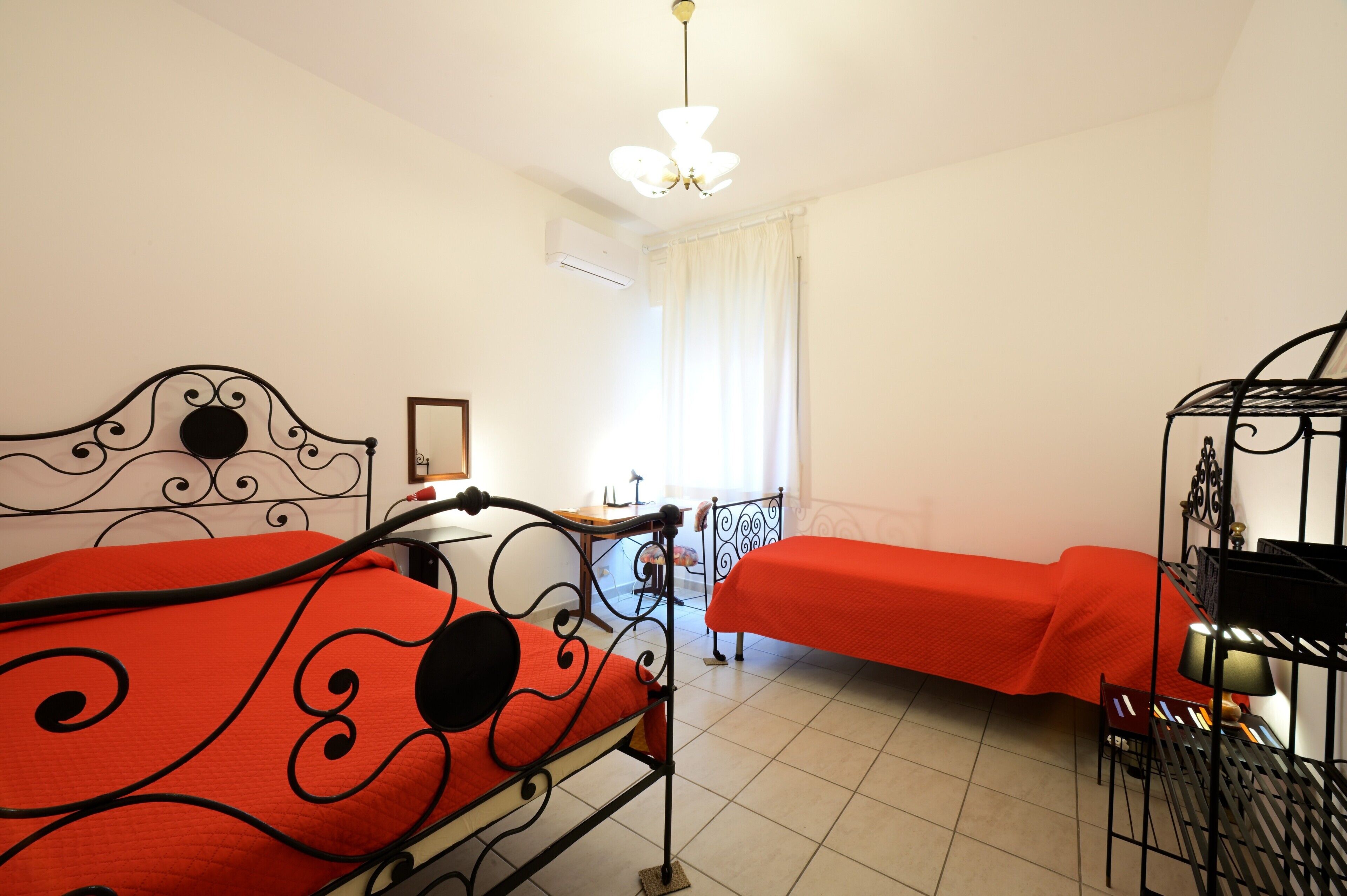 2 soverom, strykejern/-brett, wi-fi (inkludert) og sengetøy