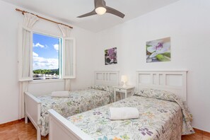 3 bedrooms, iron/ironing board, free WiFi, bed sheets - Apartment "White Sands 613" close to the Beach with Sea View, Pool & Wi-Fi (Mercadal)