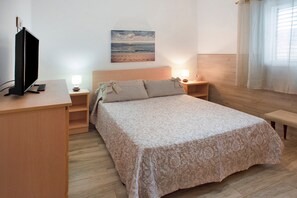 2 habitaciones, tabla de planchar con plancha y wifi gratis 