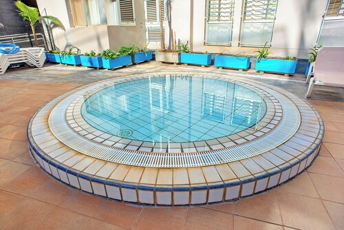 Holiday Home "Playa Sardina" near the Beach with Mountain View & Wi-Fi