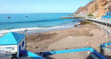 Holiday Home "Playa Sardina" near the Beach with Mountain View & Wi-Fi