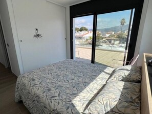 4 chambres, fer et planche à repasser, accès Internet