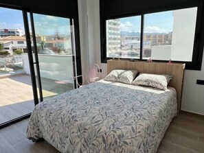 4 間睡房、熨斗/熨衫板、上網