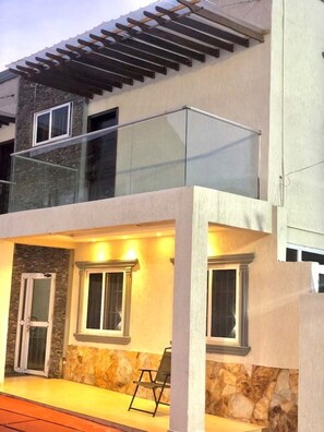 Exterior detail - Luxury Apartment in Accra - 15 min from Kotoka International Airport (Accra)