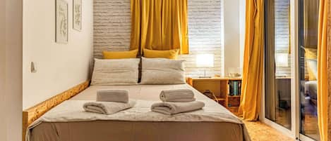 Fer et planche Ă repasser, Wi-Fi, draps fournis