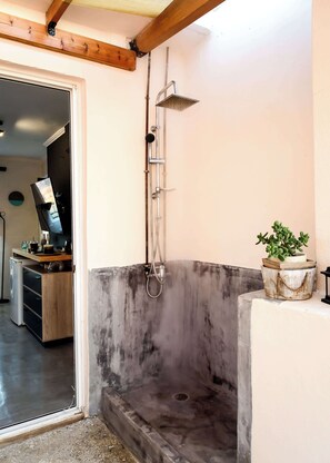 Shower, hair dryer, towels - Lucy In The Sky With Diamonds! (Kalamata)