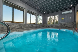 Innenpool, beheizter Pool