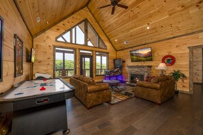 Games room - Private Indoor Heated Pool, Hot Tub w/ Great Views & Free Attractions Passes! (Sevierville)