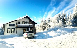 Snow and ski sports - Chata Ještědka (Svetla pod Jestedem)