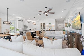 Smart TV, printers - Coastal Cottage-Private Pool-Eastern Lake-Dock with Paddle Board-Beach Access (Santa Rosa Beach)