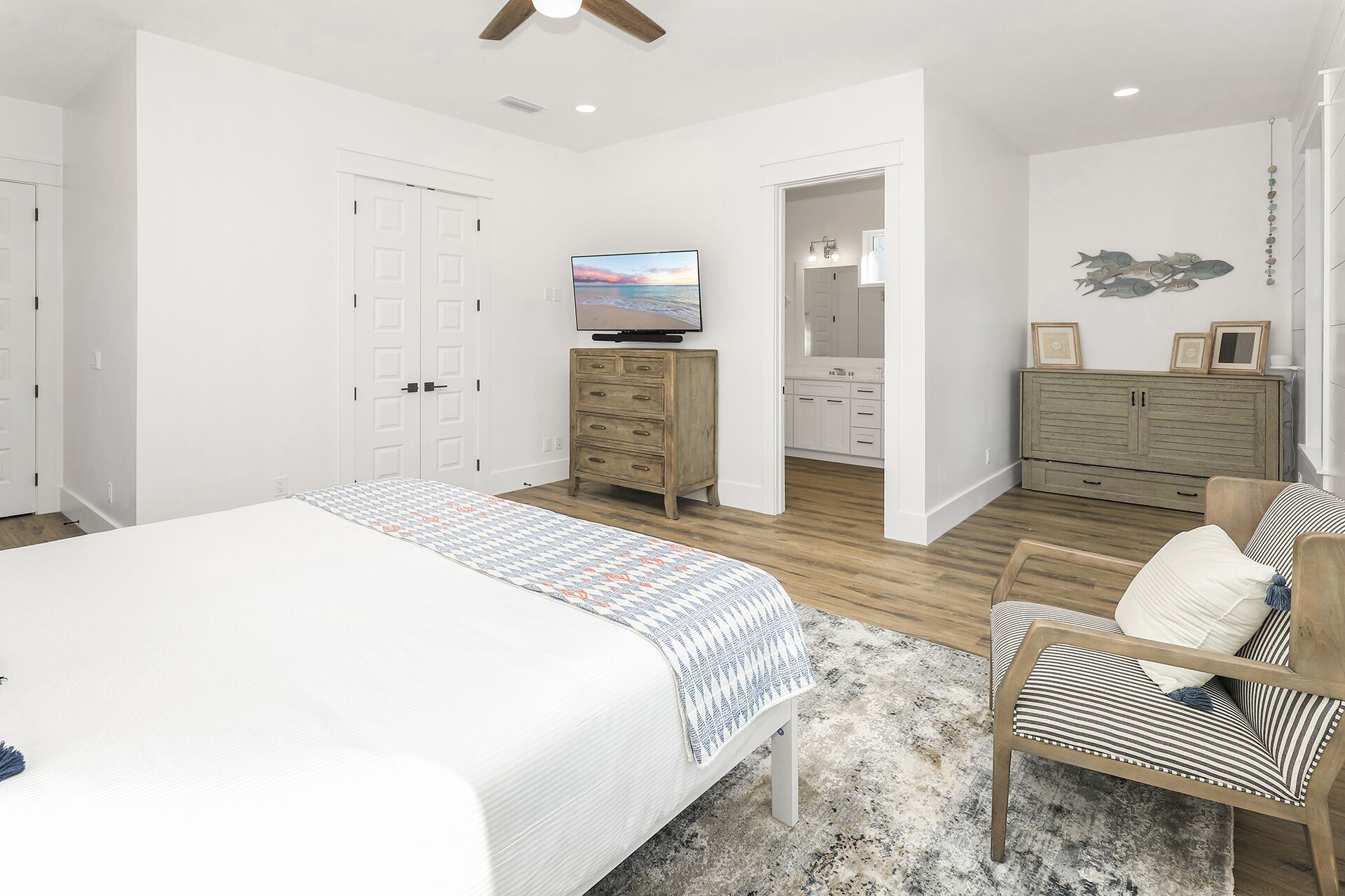 5 Schlafzimmer, Schreibtisch, Bügeleisen/Bügelbrett, kostenloses WLAN