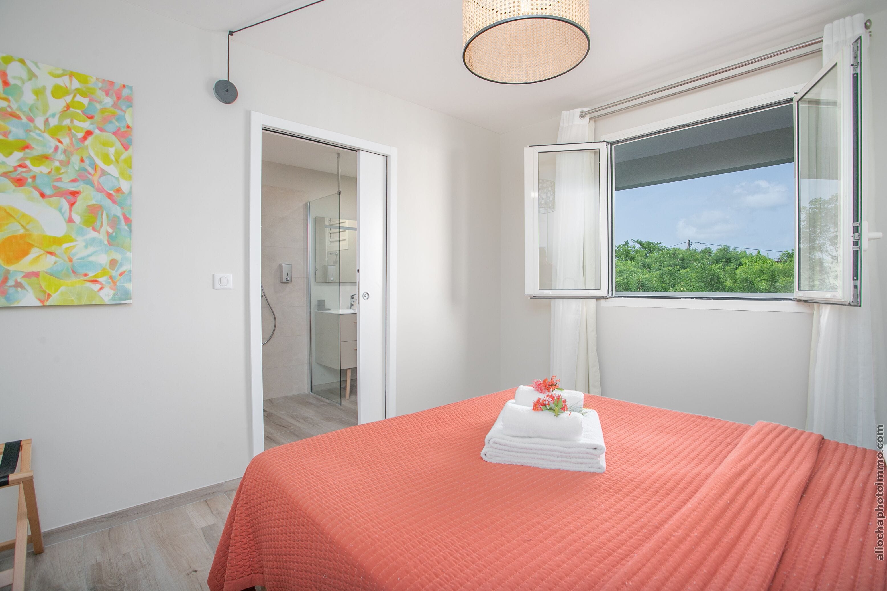 Comfort Apartment | In-room safe, blackout drapes, soundproofing, iron/ironing board