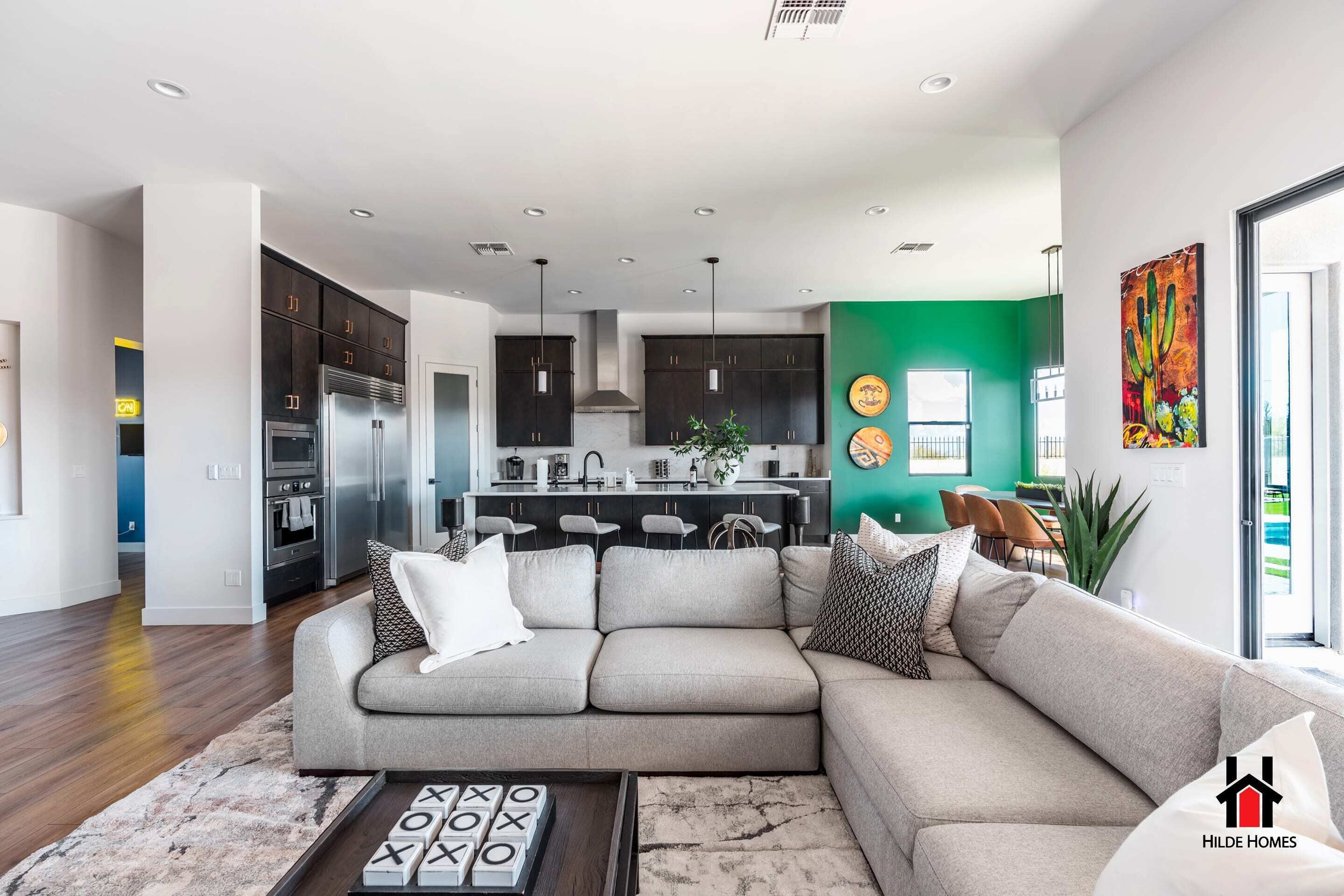 Smart-tv, videospil, bordfodbold, bordtennisbord