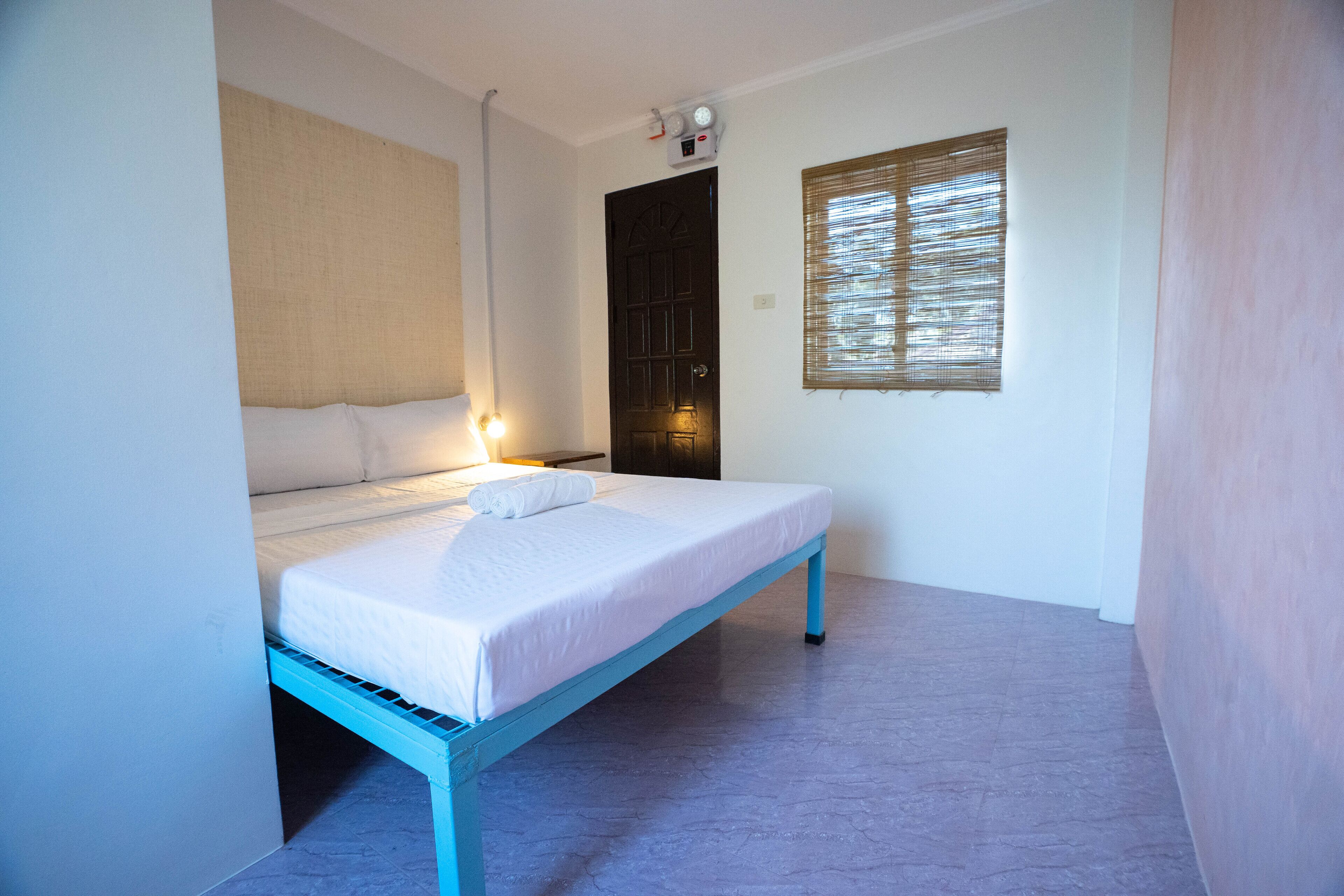 Enkeltrom, 1 queensize-seng | Wi-fi (inkludert) og sengetøy