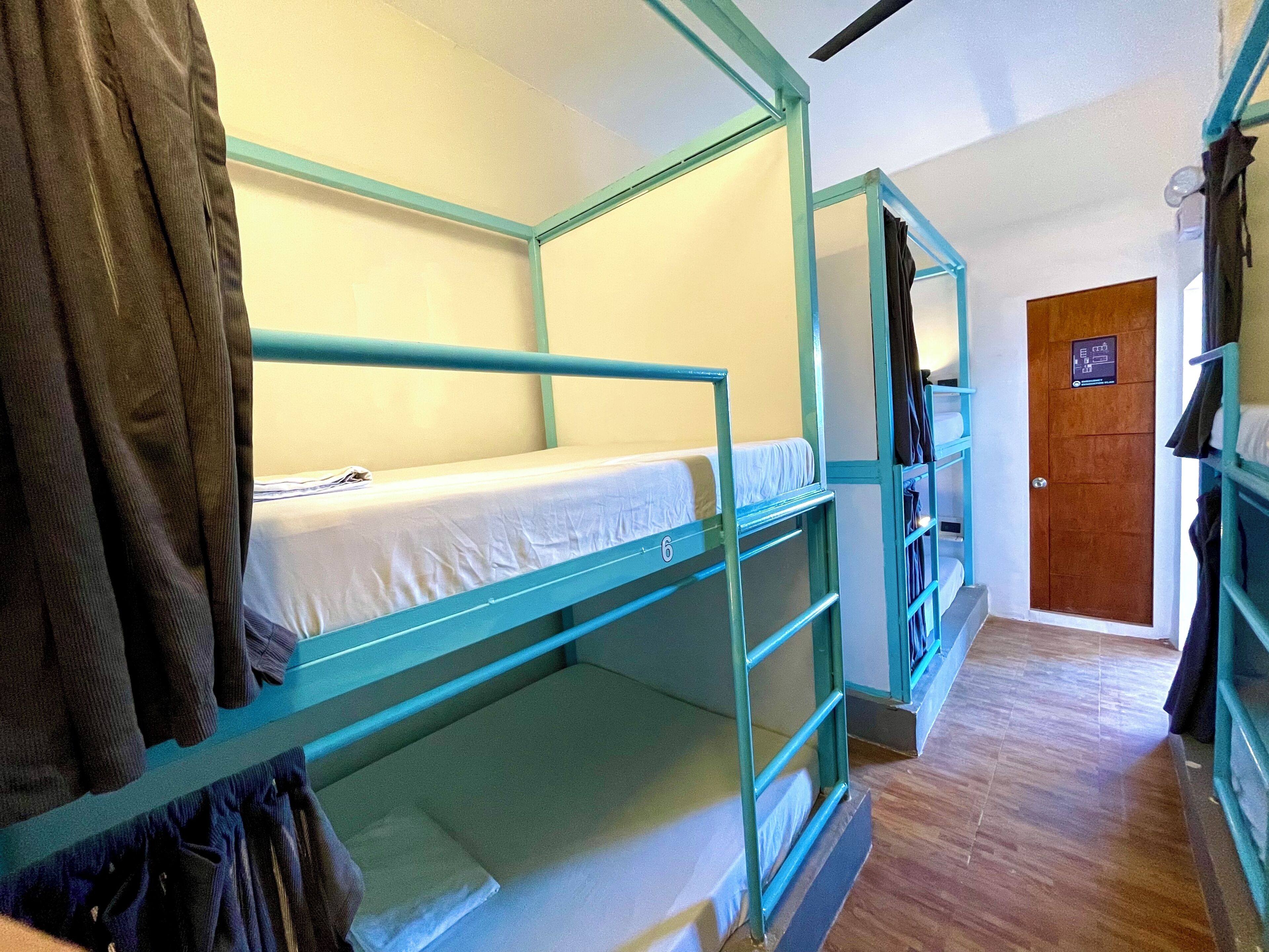 Free WiFi, bed sheets
