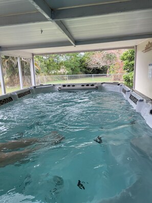 Outdoor spa tub