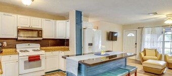 3 bedroom home, pool table