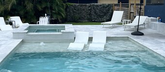 Il Santuario 17 Heated Pool and Spa Close to Beach and Fifth Avenue