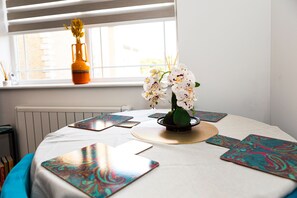 Dining - Charming Wandsworth Jewel - Pass the Keys (London)