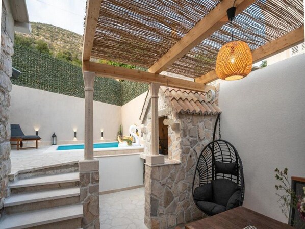 Maison (Two Bedroom Holiday Home with Swimmin) | Terrasse/Patio