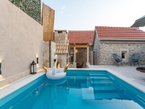 House (Two Bedroom Holiday Home with Swimmin) | Pool | Seasonal outdoor pool, pool umbrellas, sun loungers - House of Nice Memories (Orebic)