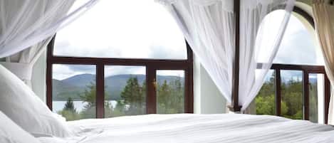 House | 6 bedrooms, iron/ironing board, free WiFi, bed sheets