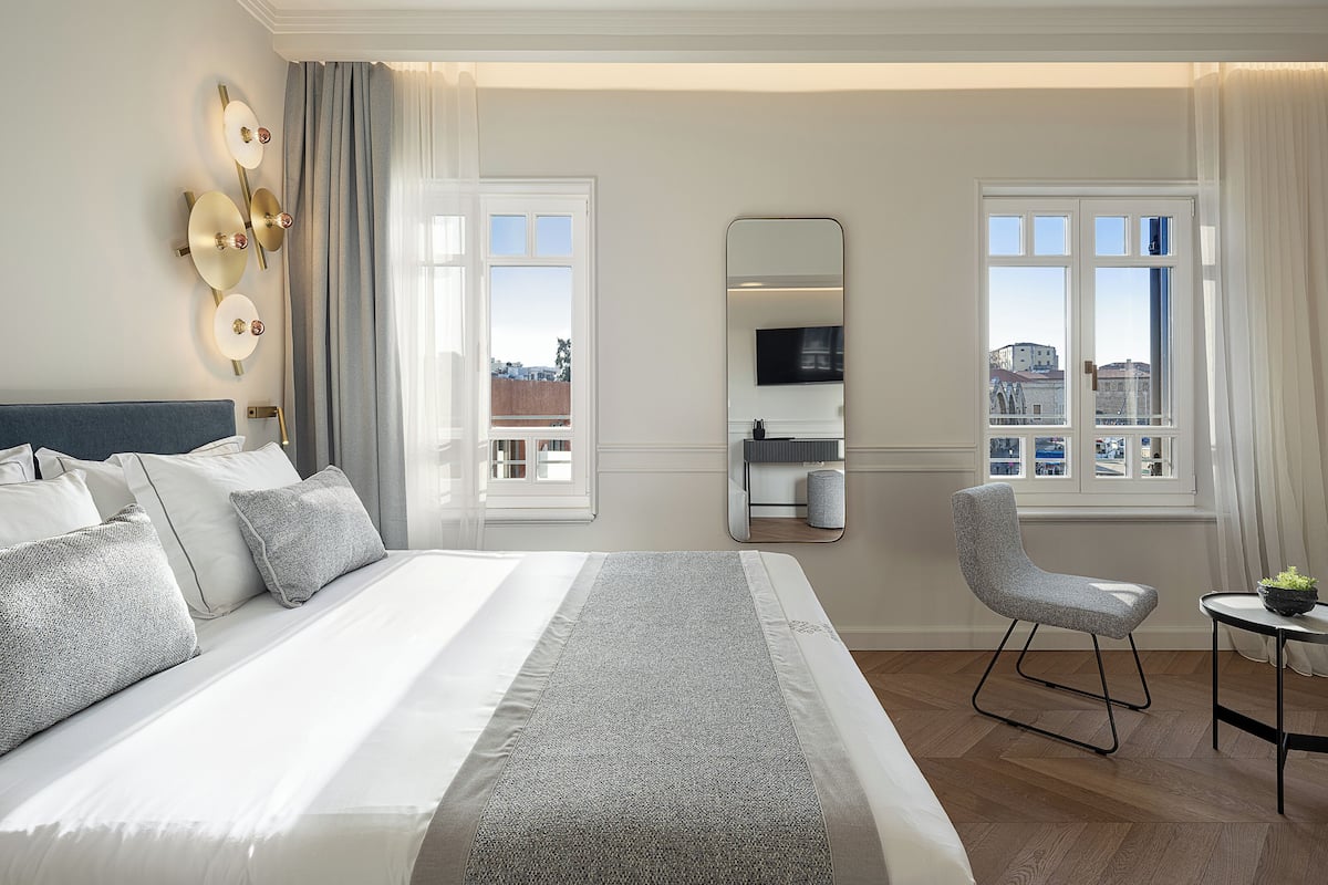 Classic Suite, Sea View | 1 bedroom, hypo-allergenic bedding, minibar, in-room safe