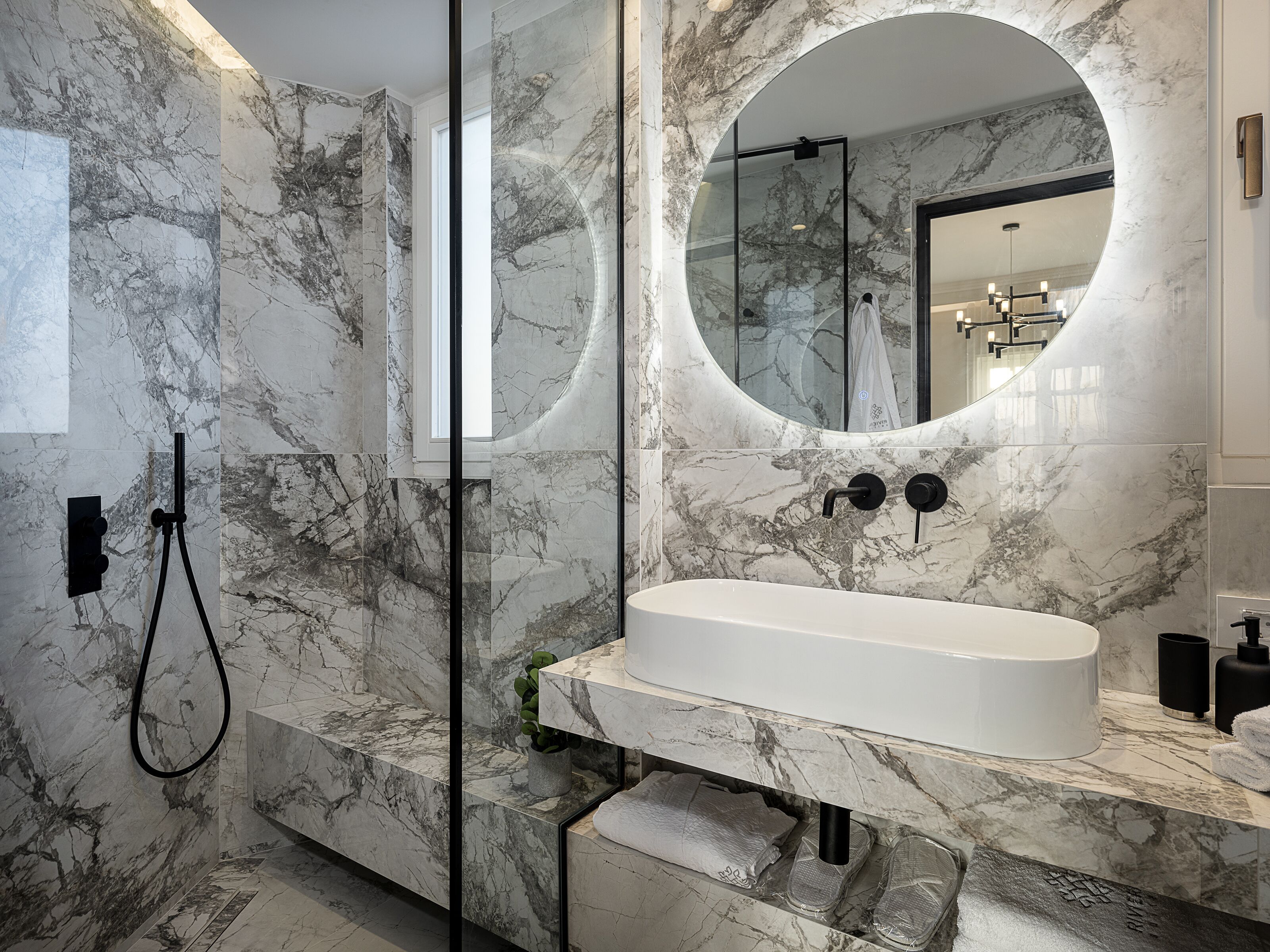 Suite – deluxe, sjøutsikt | Bad | Dusj, regndusjhode, designertoalettartikler og hårføner