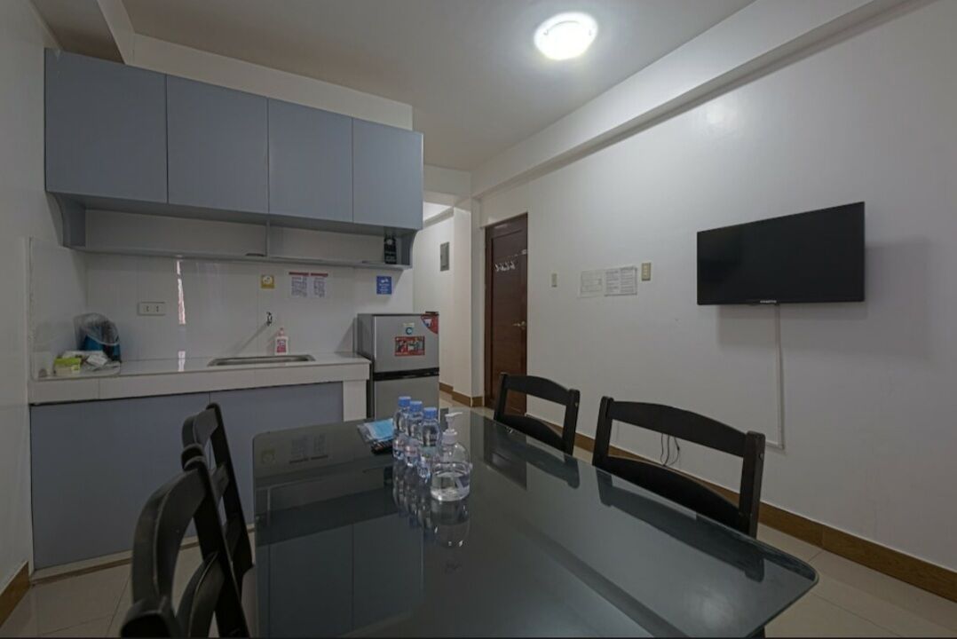 Suíte família | Cozinha privada | Geladeira grande, micro-ondas (mediante solicitação), chaleira elétrica