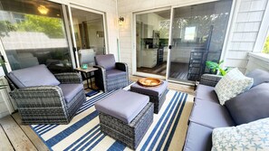 Smart TV, DVD player, books - > 5 min from beach & state park | Patio | Grill (Virginia Beach)