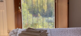 Stunning lake view villa, pool and barbecue