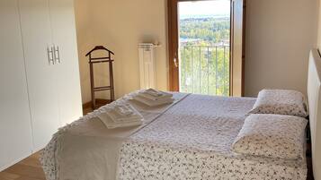 4 Schlafzimmer, Bügeleisen/Bügelbrett, kostenloses WLAN, Bettwäsche