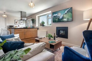 Fernseher, Kamin, Arbeitsbereiche