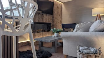 Televisión, chimenea, oficina