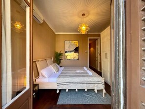 4 dormitorios, escritorio, tabla de planchar con plancha y wifi