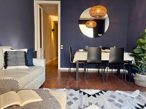 Televisión y oficina 